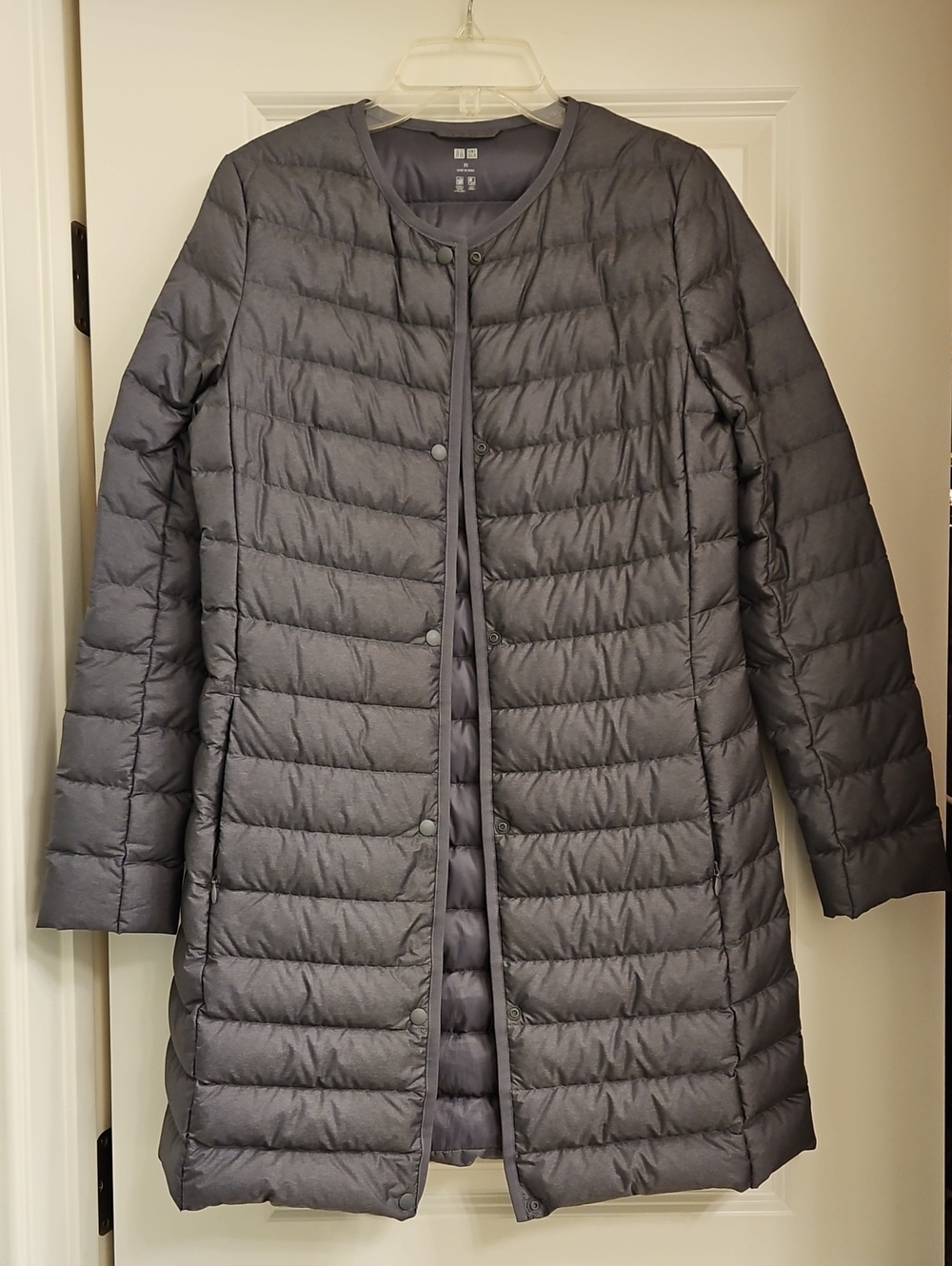 Uniqlo Women's Lightweight Packable Puffer Coat - Charcoal Gray